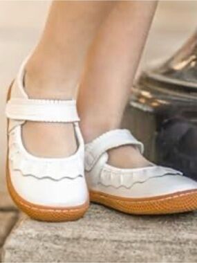 Livie & Luca White Pearl Ruche Leather Shoes Sz 12